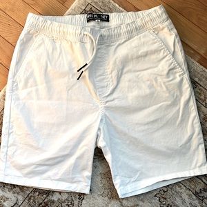Free Planet White Cotton Shorts - NWOT - Men’s Size Small. Inseam 7 inches